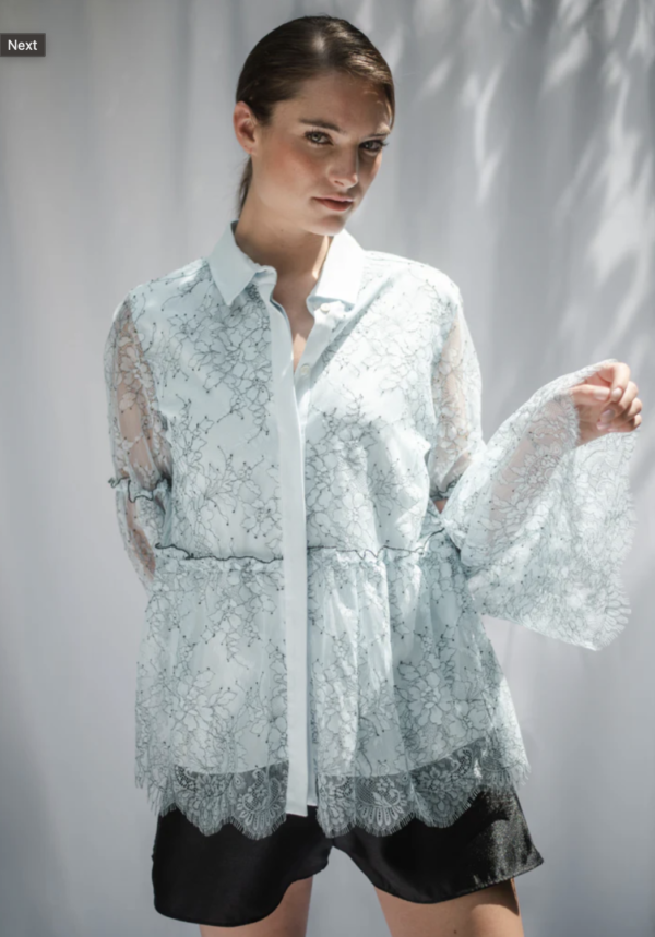 Blusa de Encaje con Diseño Floral- Talla M - Imagen 3